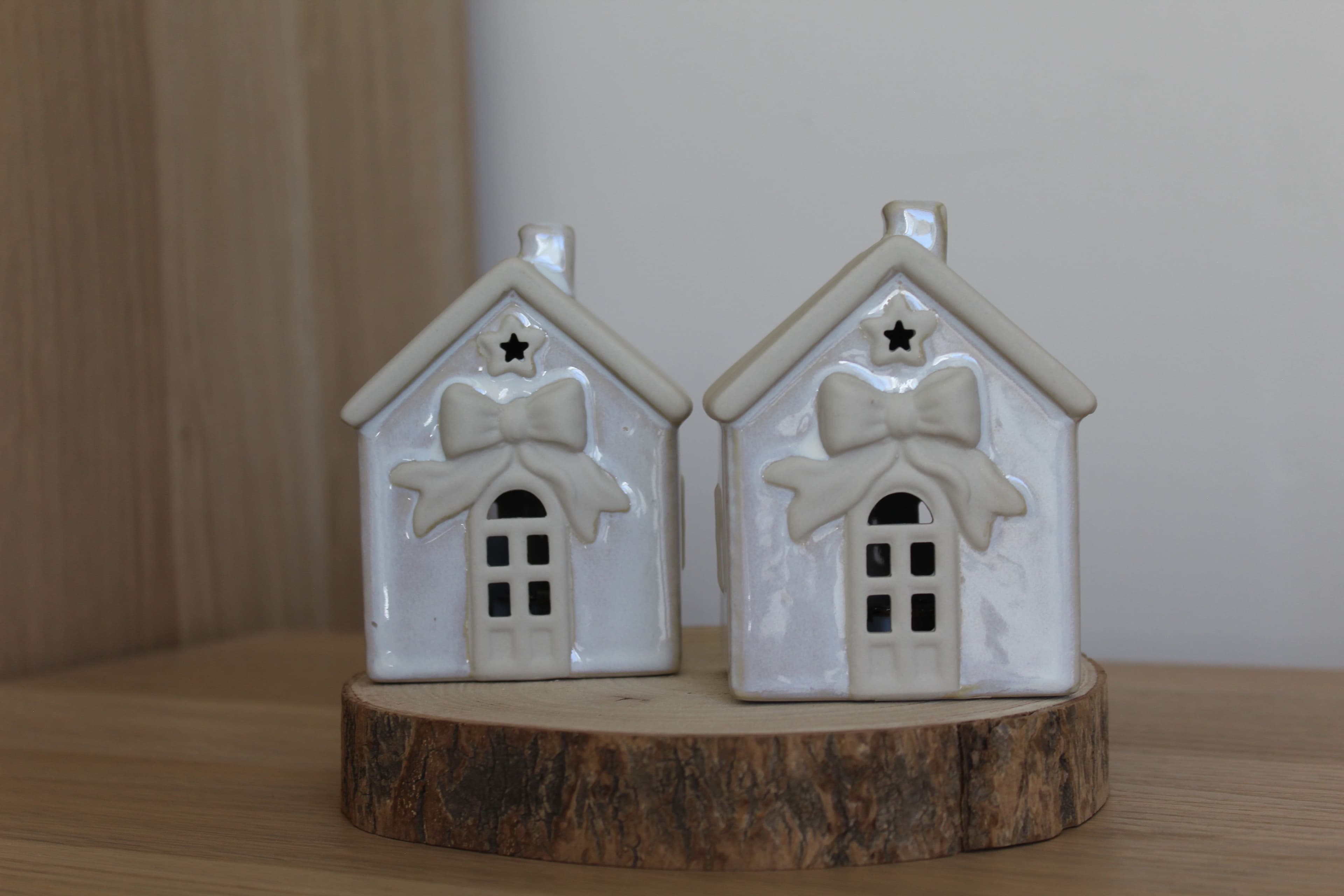 LED Neutral Bow House Small